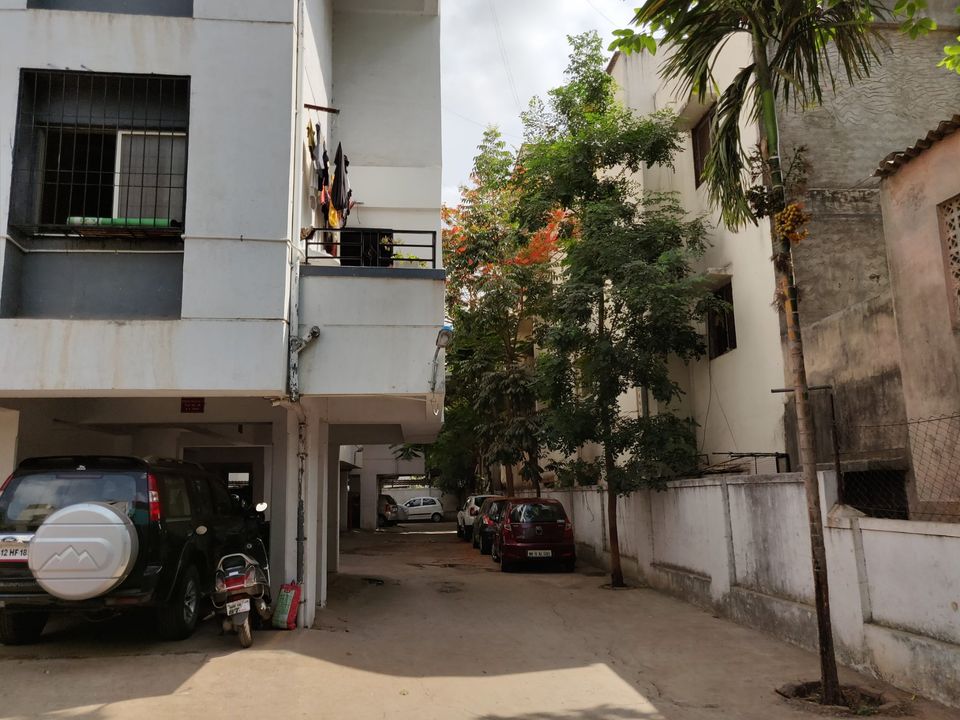 A furnished, spacious 1 BHK flat with East facing balcony in CHINCHWAD, MH in Pune - 28