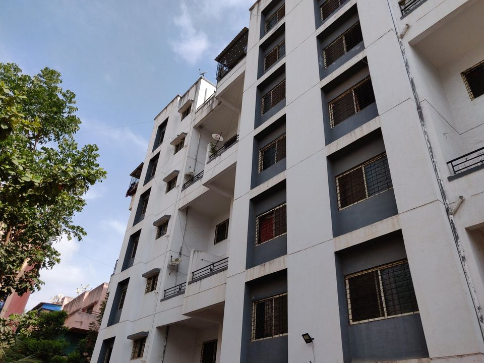 A furnished, spacious 1 BHK flat with East facing balcony in CHINCHWAD, MH in Pune - 28