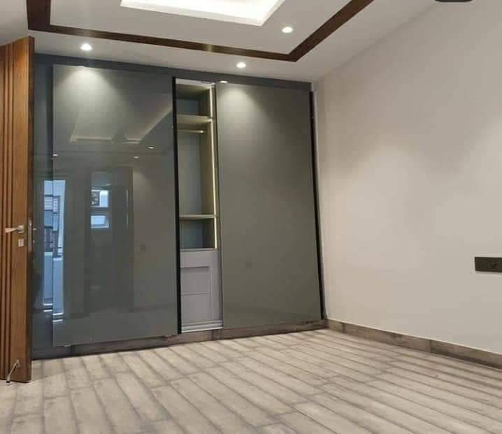 BEAUTIFUL APARTMENT FOR SALE in FARIDABAD, HR, Delhi-38