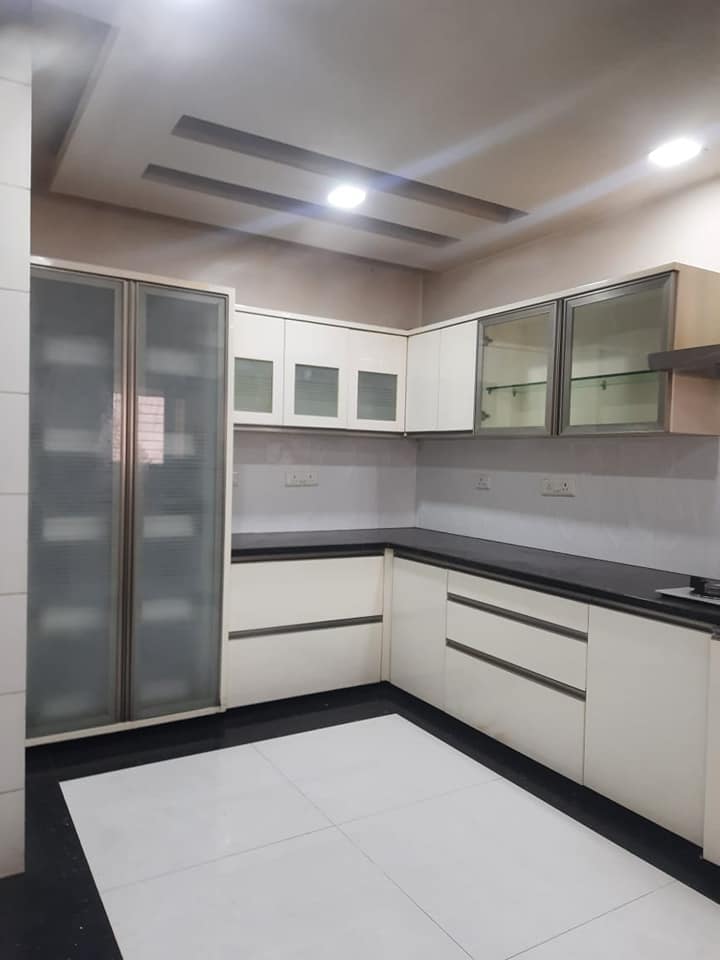 Excellant Semi furnished Flat for sale in Banjara Hills road Hyderabad TS - 74