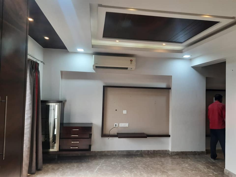 Excellant Semi furnished Flat for sale in Banjara Hills road Hyderabad TS - 74