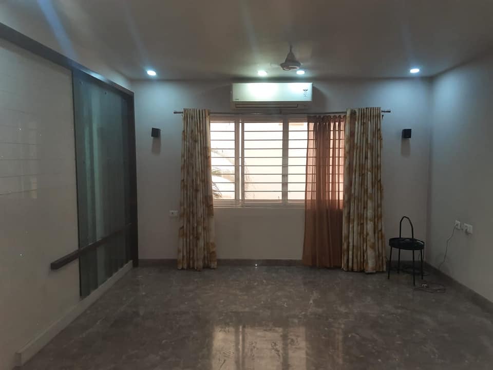 Excellant Semi furnished Flat for sale in Banjara Hills road Hyderabad TS - 74