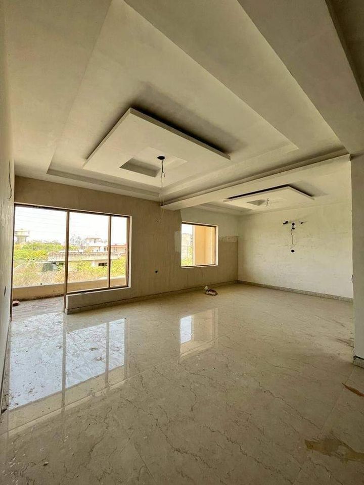 Flat 4 Bedroom 4 Attached Washroom in Faridabad, HR Delhi - 9