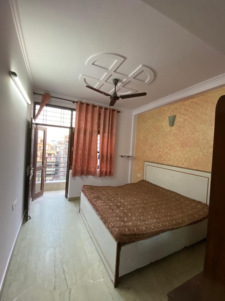 Without lift building 2 bhk flat in New Delhi - 17