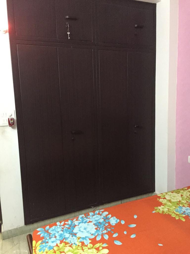 Without lift building 2 bhk flat in New Delhi - 17