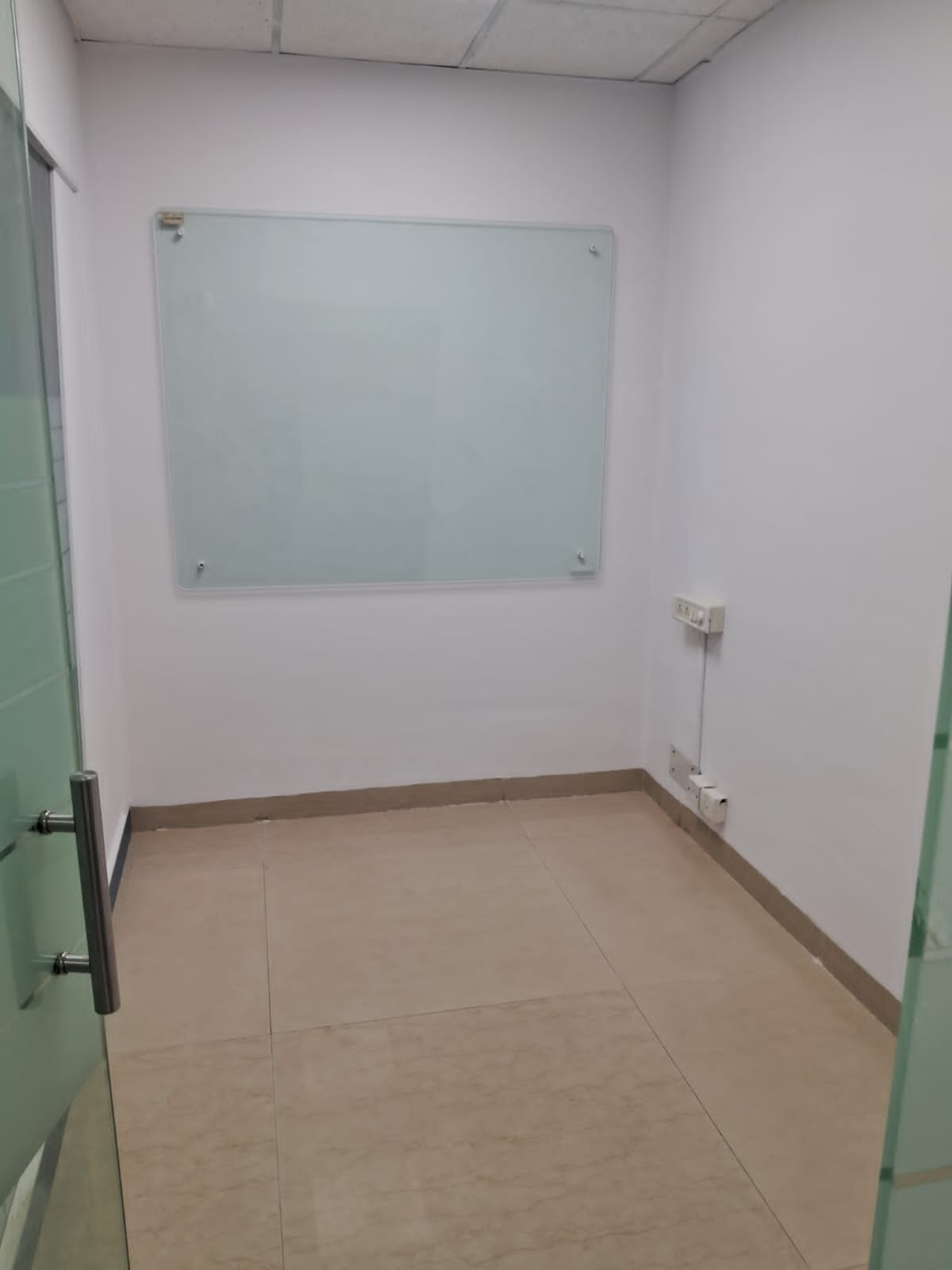 FURNISHED OFFICE FOR RENT AT MALAD WEST